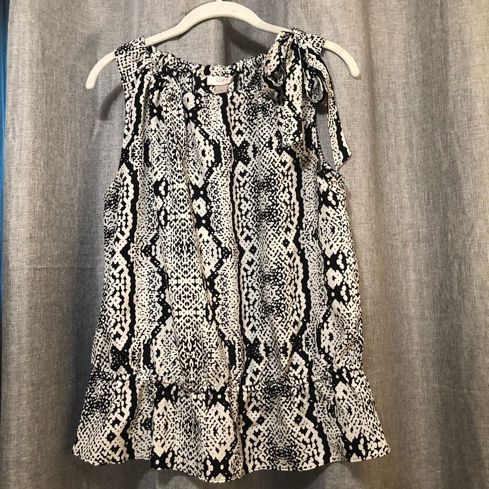 Loft Sleeveless Top Black/White Print Size Medium